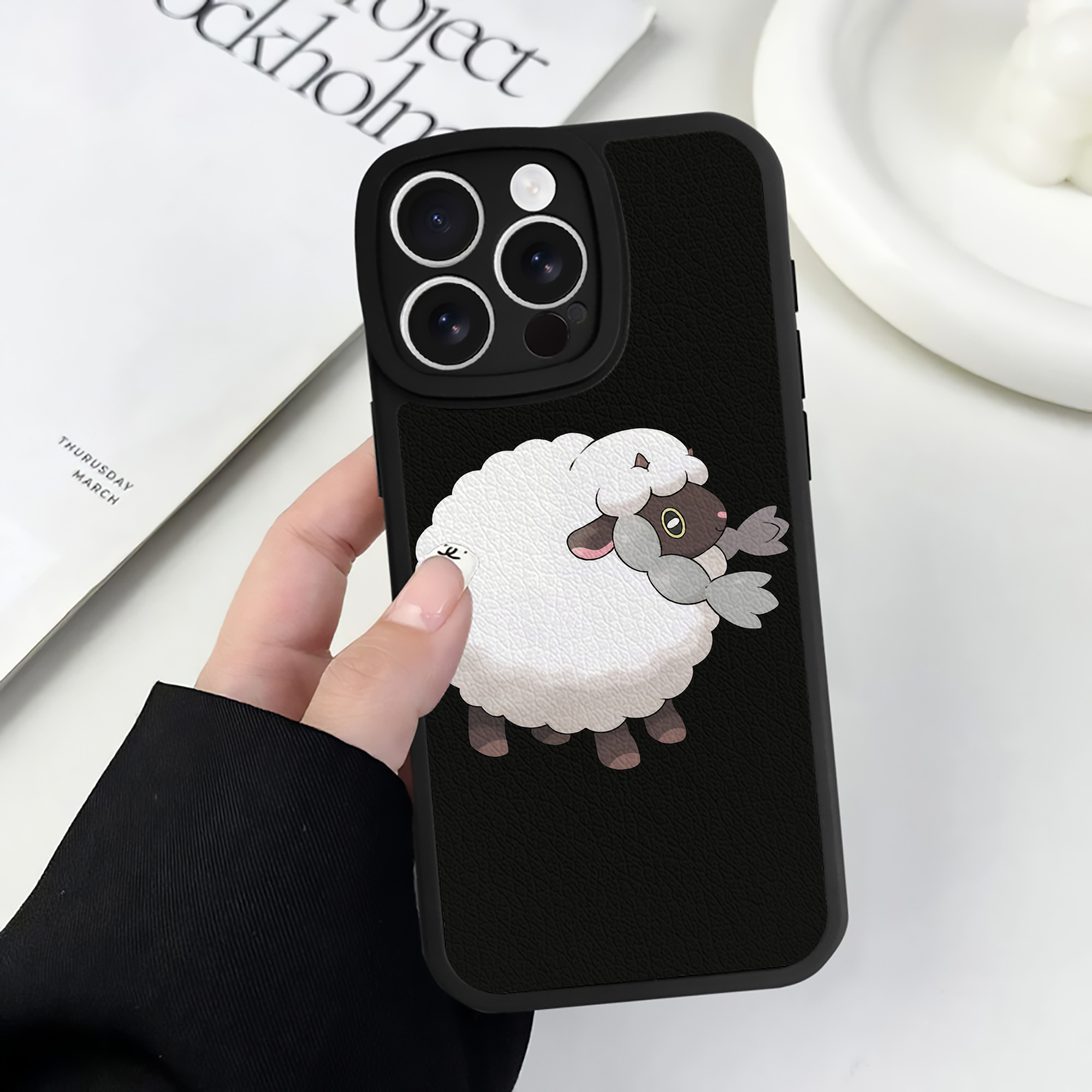 （画像用） ポケットモンスター Pokémon 【iPhone 16シリーズ対応】シリコンスマホケース（レザー調） 材質：シリコン